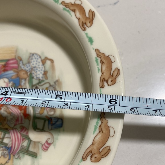Vintage Royal Doulton (UK) Bunnykins bowl 6” - Picture 4 of 4